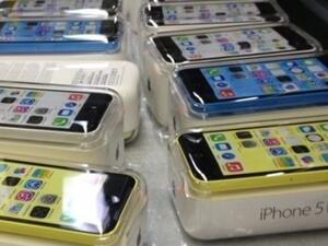 Apple ограничава производството на iPhone 5C
