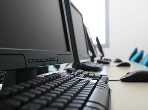 България е на последните места в Европа по налична компютърна техника в клас