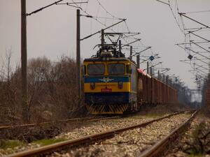 Дерайлирал влак прекъсна движението между Пловдив и Стамболийски