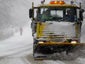 Общински служители контролират снегорините в Пазарджик