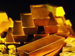 Златото се задържа над 10-седмичното дъно