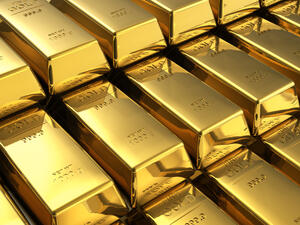 Цената на златото се задържа на високо ниво