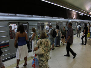 Броят на пътниците в метрото скочи до 310 000 дневно