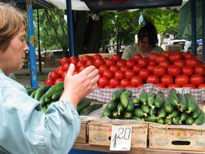 Вносни плодове и зеленчуци заливат българския пазар