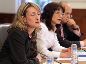 Златанова: Надявам се до края на месеца да се възстановят плащанията по ОПОС