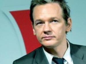 Търсят създателя на "Уикилийкс" с международна заповед за арест