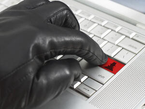 Администрацията ни се учи как да противодейства на кибер-престъпността