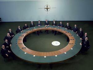 Йенс Столтенберг встъпва в длъжност като генерален секретар на НАТО