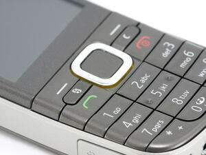 Санкционират "Мобилтел" заради заблуда с кодираните телефони