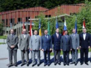 Министрите на отбраната от Югоизточна Европа се срещат в Тирана