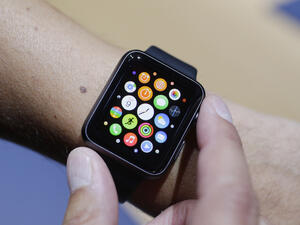 „Златната“ версия на новия Apple Watch ще се продава за 10 хил. долара (ВИДЕО)