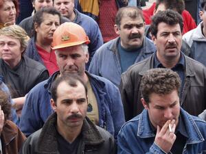 Работниците от "Дунарит" блокират Дунав мост