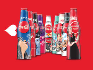 Coca-Cola с уникална колекция бутилки, представяща историята на компанията