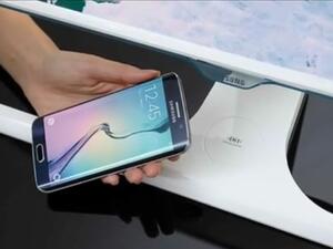 Samsung представя първия монитор, зареждащ безжично мобилни устройства