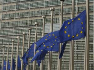 Заплатите в администрацията на ЕС ще бъдат увеличени с 2,4%