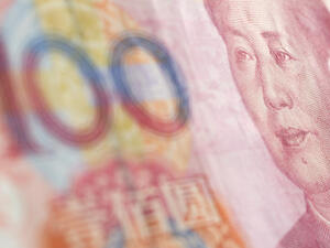 Русия включва китайския юан в кошницата си от резервни валути