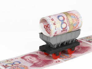 Китайският юан удари 4-годишно дъно