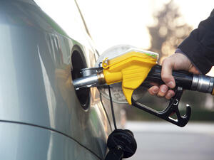 Литър бензин в Мичиган, САЩ, поевтиня до около 10 цента за литър