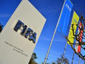 Висши служители на FIFA са си раздали 80 млн. долара