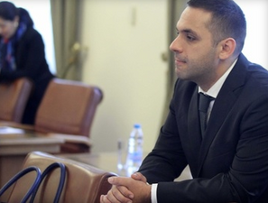 Депутатите ще изслушат икономическия министър заради "Емко" и "Дунарит"