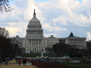 Трети ден сенаторите в САЩ преговарят за бюджета на администрацията