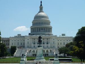Американският Сенат поиска от Конгреса да контролира облагането с допълнителни мита