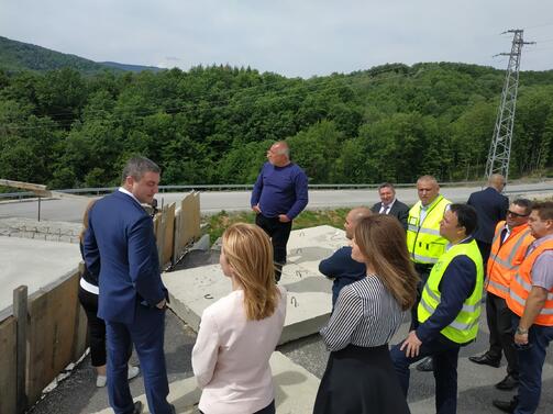 Министър-председателят Бойко Борисов инспектира строителните дейности по инфраструктурни обекти в
