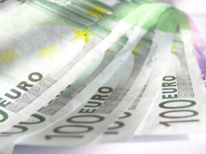Еврото стабилно над 1,06 долара
