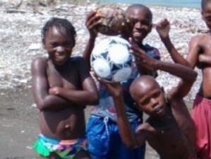 Съдът в Хаити пусна осем от десетте заподозрени в отвличане на деца мисионери