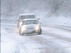 Предупреждават за снеговалежи в проходите и Източна България