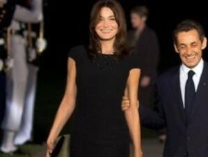 Съпругата на Саркози - Карла Бруни, роди момиченце