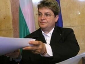 Министър Меглена Тачева обмисля оставка