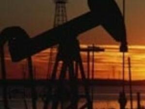 Петролът падна под 50 долара след прогнозите за ръст на резервите в САЩ