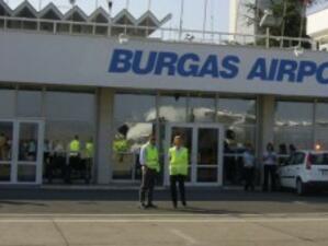 Самолетите в Бургас и Варна имат гориво за 2 дни