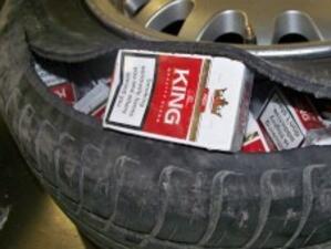 Митничари откриха контрабандни цигари в автомобилни гуми