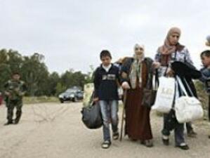 Сирийци, бягащи от репресиите в страната, са влезли в Турция