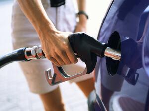 100 рискови фирми отпадат от пазара на горива 