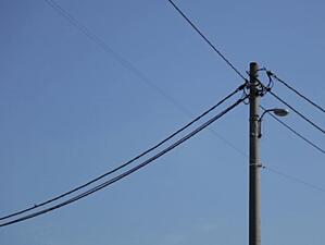 Произведената електроенергия в България намалява с 9% през юни