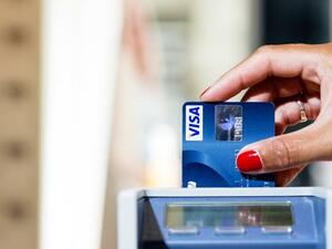 Датска фирма за разплащане се опасява, че са били хакнати 100 хиляди кредитни карти