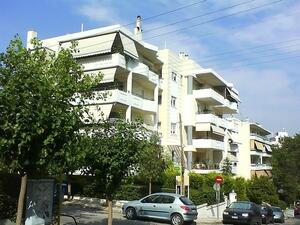 Атина отлага данъка върху печалбата от продажба на имоти с една година 