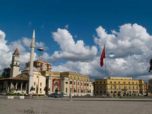 За две години от банки в Албания са откраднати над 10 милиона евро