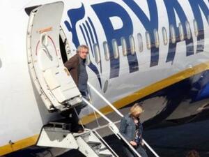 Буйстващ българин приземи полет на RYANAIR от Лондон за София в Австрия