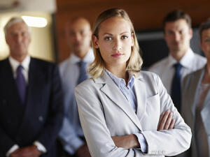 Жените шефове взимат с 23% по-малко от мъжете