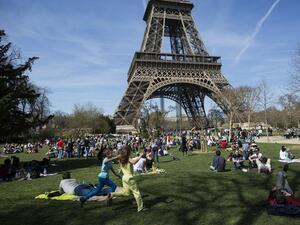 Туристите се завръщат в Париж