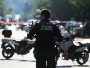 Бомба избухна пред банка в Атина