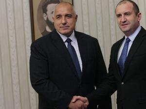 Президентът Радев връчи на Борисов мандат за съставяне на правителство