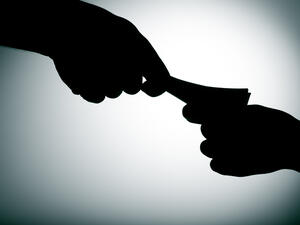 Близо една четвърт от родните бизнесмени са склонни да дадат подкуп