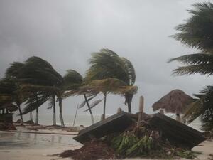 Ураганът "Ирма" помете Барбуда и Сен Мартен