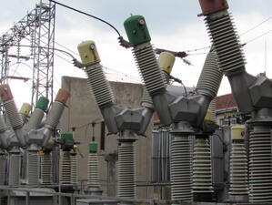 Производители и търговци на ток няма да подават предварителни месечни справки
