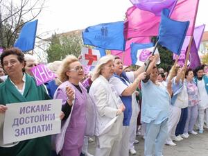 Медицинските сестри заплашват с национална стачка